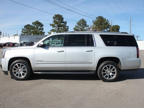 Used 2019 GMC Yukon XL Denali image 5