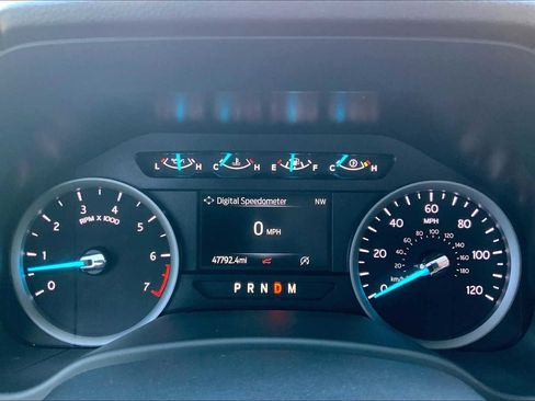 Used 2021 Ford Expedition XLT image 25