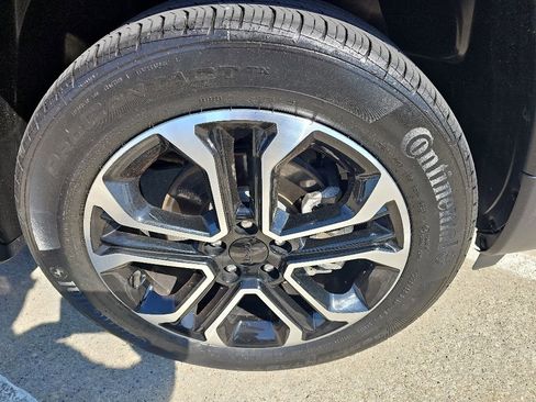 Certified 2022 Jeep Compass Limited AWD/4WD image 2