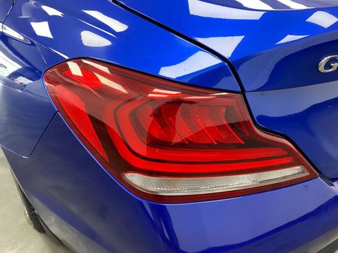 Used 2019 Genesis G70 2.0T Advanced image 13