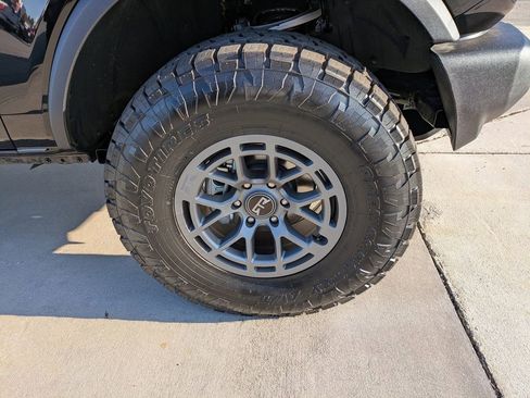 New 2025 Ford Bronco 4-Door image 10