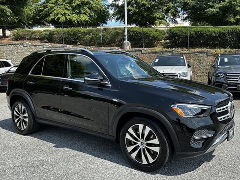 Certified 2025 Mercedes-Benz GLE 450e 4MATIC w/ Driver Assistance Package image 2