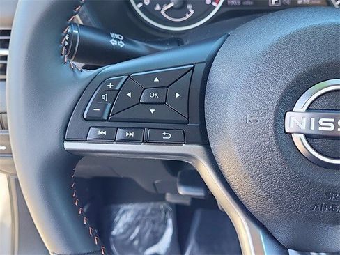 Used 2025 Nissan Sentra SR image 11