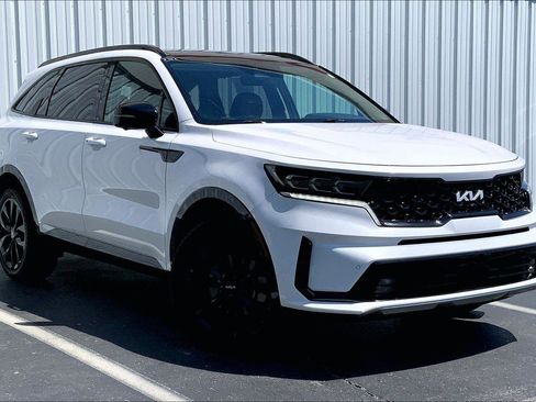 Used 2023 Kia Sorento SX AWD/4WD image 2