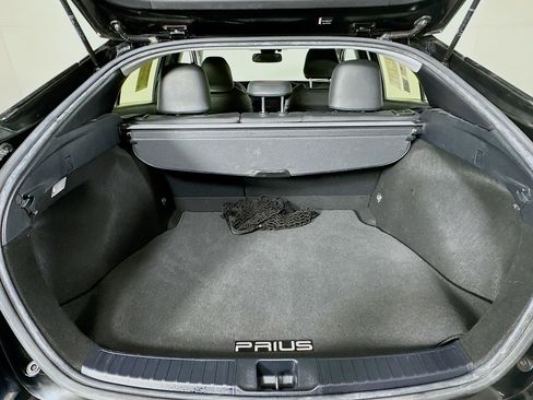 Used 2017 Toyota Prius Four image 27