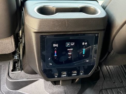 Certified 2025 GMC Yukon XL AT4 Ultimate AWD/4WD image 17