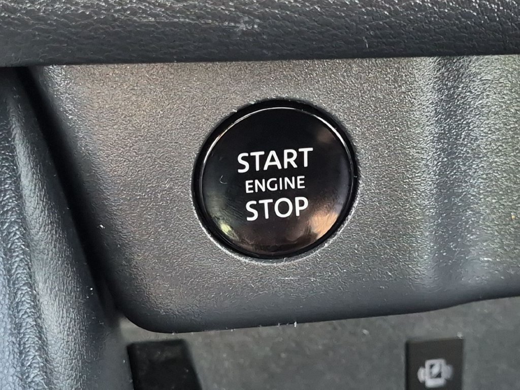 Used 2024 Nissan Rogue Platinum AWD/4WD image 17