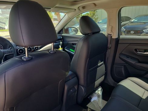 New 2025 Nissan Sentra SR w/ SR Premium Package image 7