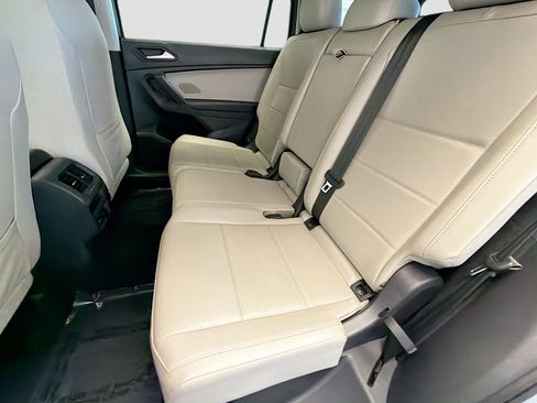 Used 2021 Volkswagen Tiguan SE image 13