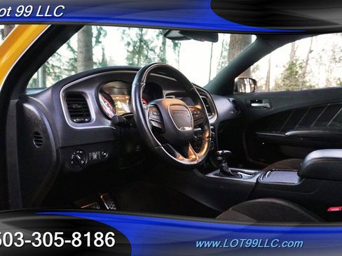 Used 2017 Dodge Charger R/T image 12