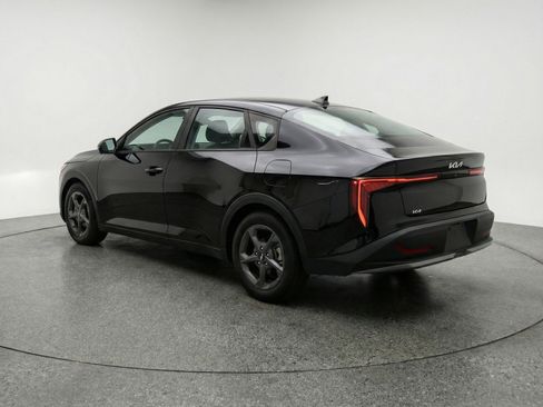 Used 2025 Kia K4 LXS image 6