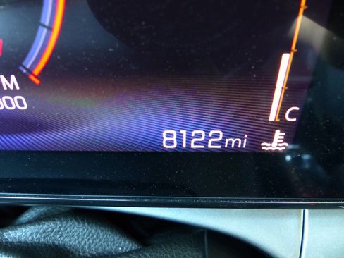 Used 2025 Chevrolet Trax LT image 27