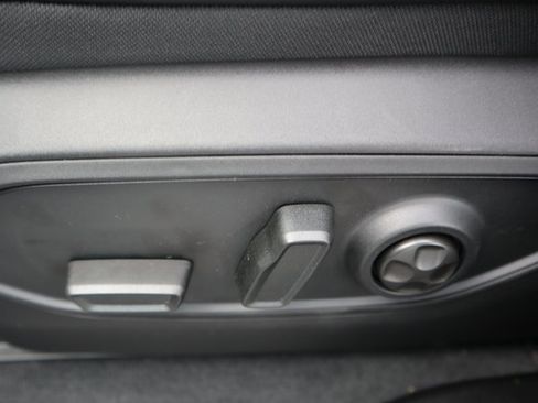 New 2025 Jeep Grand Cherokee L Altitude image 9