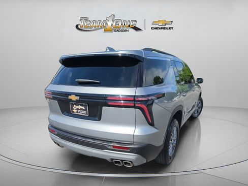 Used 2025 Chevrolet Traverse LT w/ LPO, Floor Liner Package FWD image 8