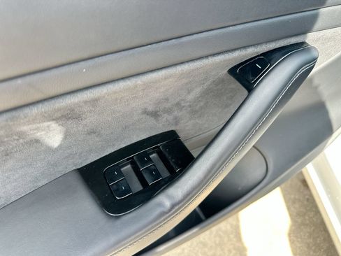 Used 2018 Tesla Model 3 Long Range RWD image 13