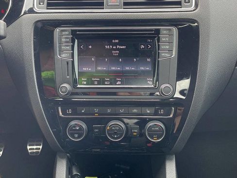 Used 2016 Volkswagen Jetta GLI SE image 20