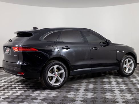 Used 2018 Jaguar F-PACE Premium image 8