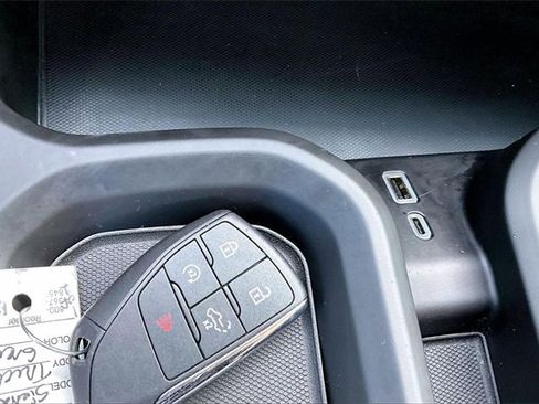 Used 2025 GMC Sierra 2500 Denali Ultimate image 16