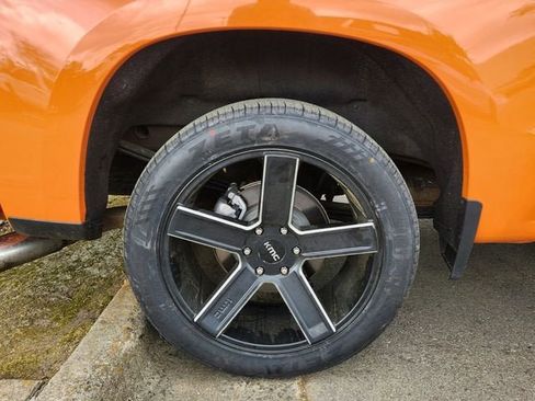 Used 2020 Chevrolet Silverado 1500 LT w/ Texas Edition image 8