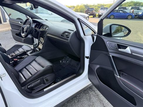 Used 2020 Volkswagen GTI SE FWD image 11