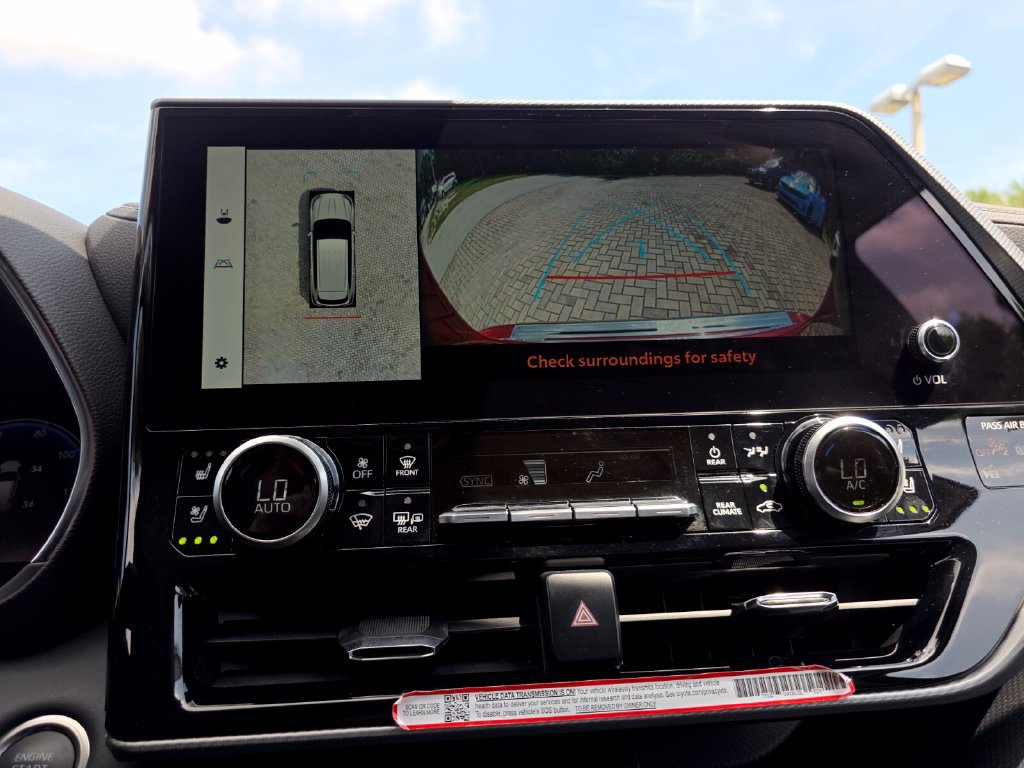 Used 2026 Toyota Highlander Platinum AWD/4WD image 34
