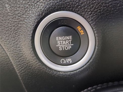 Used 2022 Dodge Challenger R/T Scat Pack RWD image 27