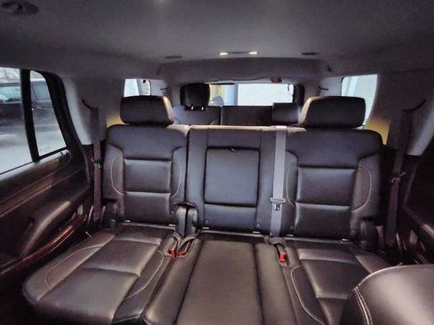 Used 2017 GMC Yukon SLT AWD/4WD image 18