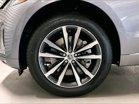 New 2026 Jaguar F-PACE R-Dynamic S image 10