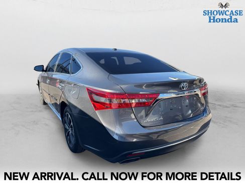 Used 2018 Toyota Avalon XLE Premium w/ Carpet Mat Package image 4