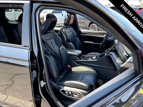 Used 2021 Jeep Grand Cherokee L Overland w/ Luxury Tech Group IV AWD/4WD image 29