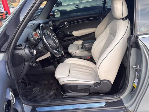 Used 2019 MINI Cooper S w/ Signature Upholstery Package FWD image 7