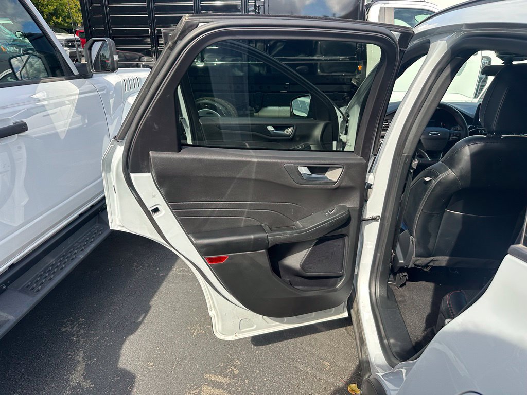 Used 2025 Ford Escape ST-Line Select AWD/4WD image 12