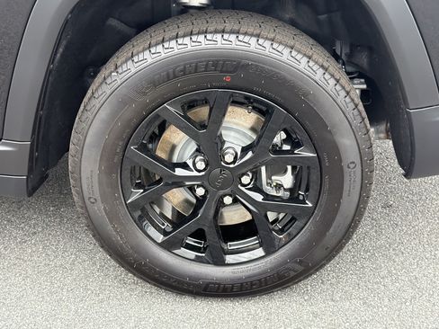New 2026 Jeep Grand Cherokee L 2WD image 24