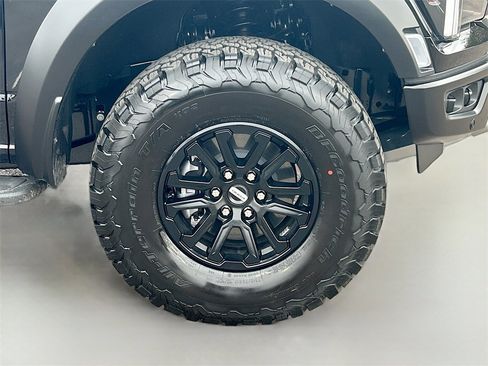 Used 2025 Ford F150 Raptor image 31