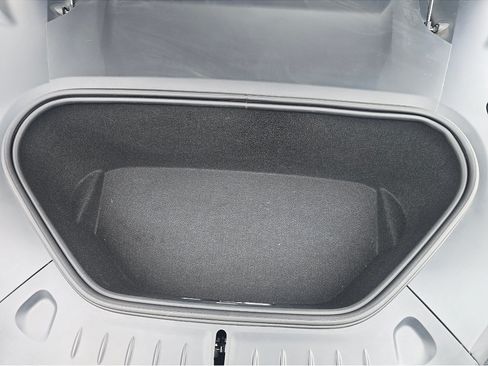 Used 2026 Tesla Model S Plaid AWD/4WD image 15