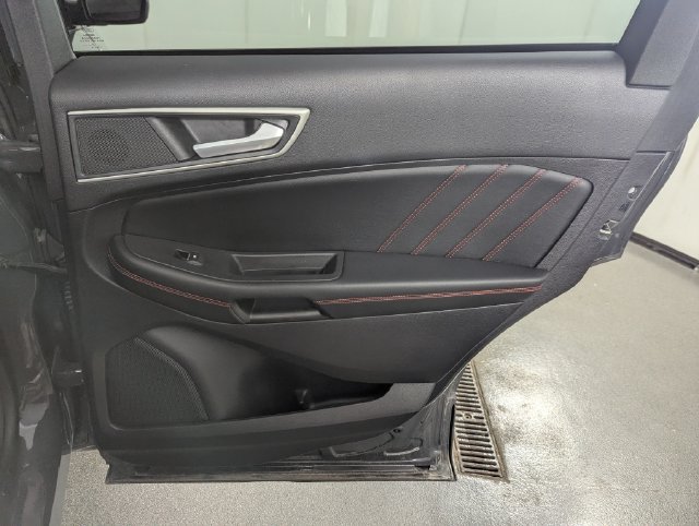 Used 2021 Ford Edge ST-Line AWD/4WD image 18