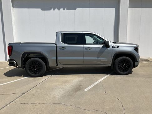 New 2026 GMC Sierra 1500 Elevation image 10