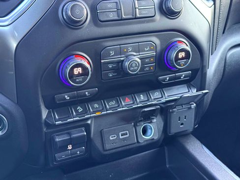 Used 2021 Chevrolet Silverado 1500 LT Trail Boss w/ Convenience Package II image 27