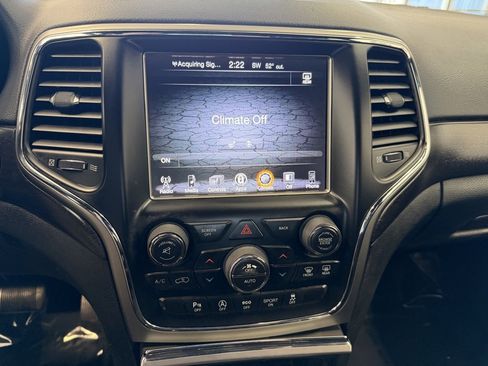 Used 2017 Jeep Grand Cherokee Altitude image 10