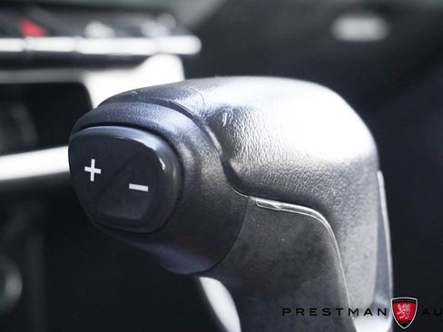 Used 2017 Chevrolet Colorado Z71 image 39