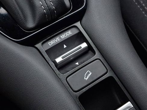 Certified 2024 Honda HR-V LX image 26