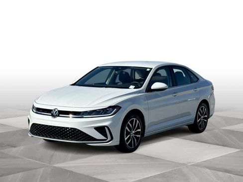 Used 2025 Volkswagen Jetta SE FWD image 4