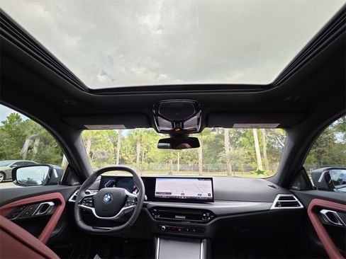 Used 2025 BMW 230i Coupe w/ Convenience Package image 4