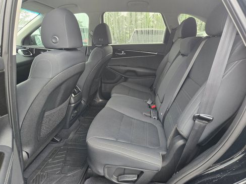 Used 2020 Kia Sorento LX w/ LX I4 Convenience Package AWD/4WD image 36