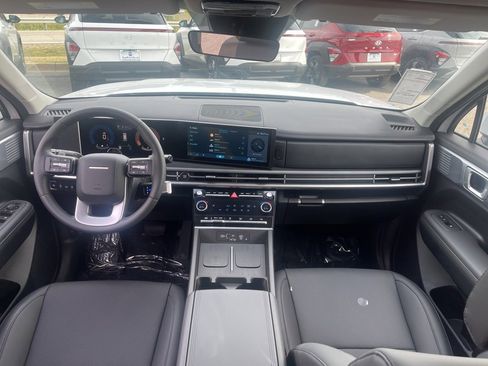 Used 2024 Hyundai Santa Fe SEL image 17