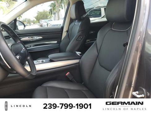 Used 2022 Genesis GV70 2.5T w/ Select Package AWD/4WD image 19