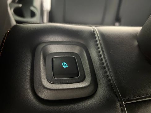 Used 2025 Ford Expedition Tremor AWD/4WD image 25