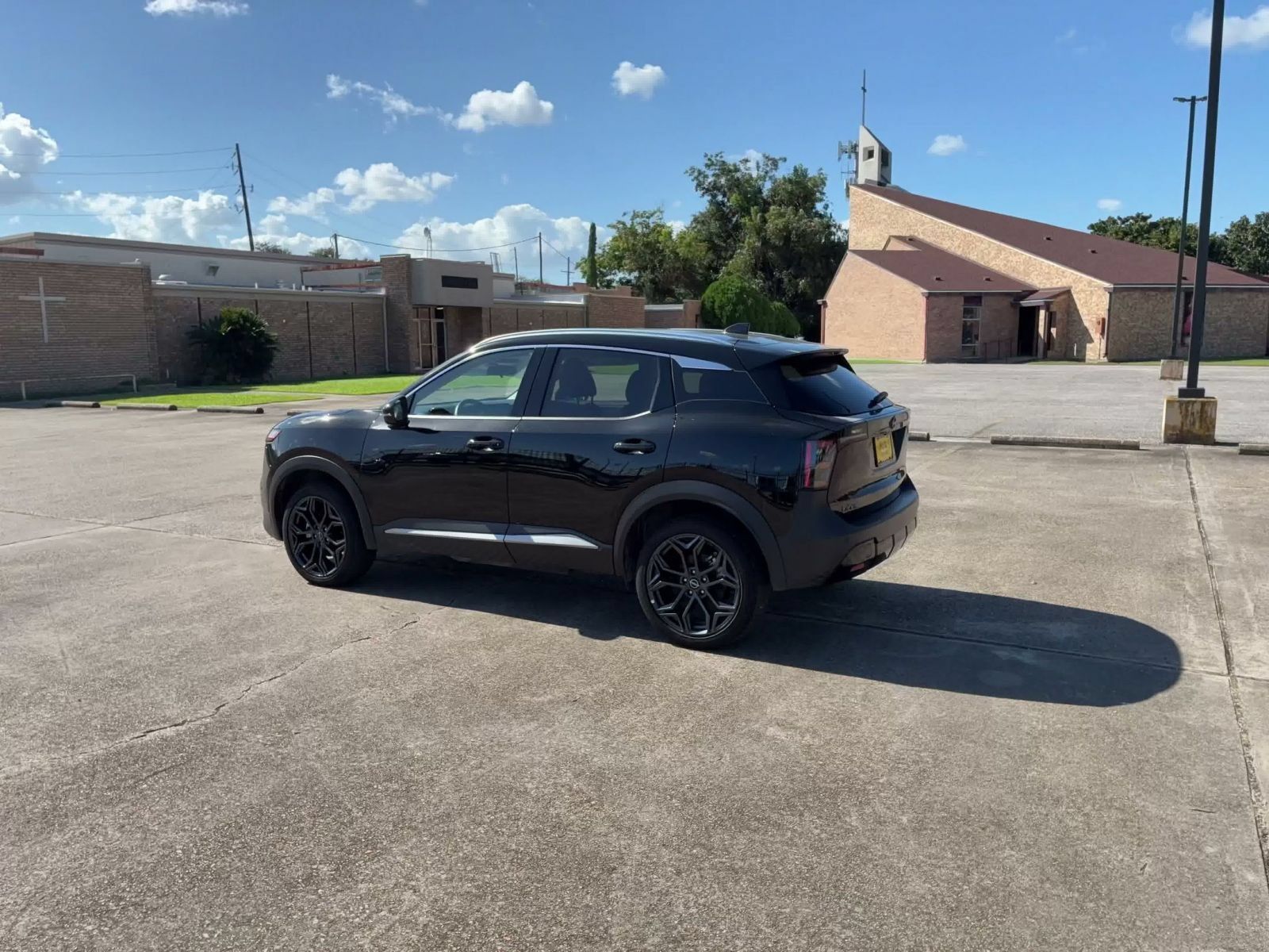 Used 2026 Nissan Kicks SR FWD image 9