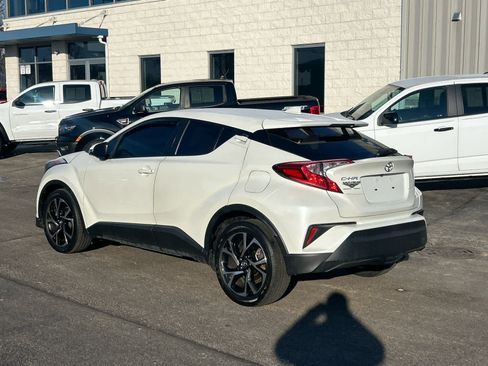Used 2019 Toyota C-HR XLE image 5