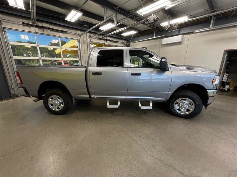 Used 2023 RAM 2500 Tradesman w/ Chrome Appearance Group AWD/4WD image 6